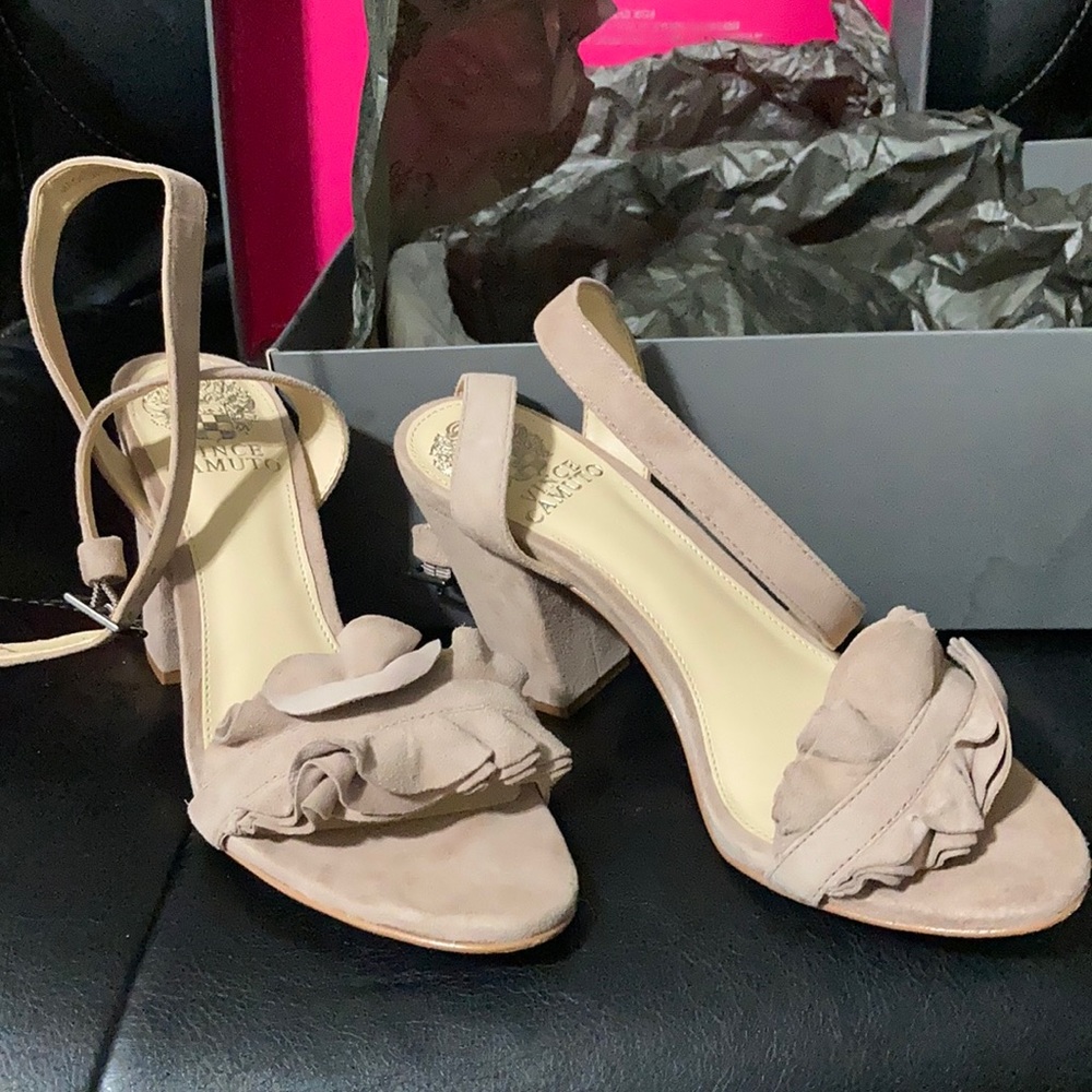 Vince camuto, VC-Vinta